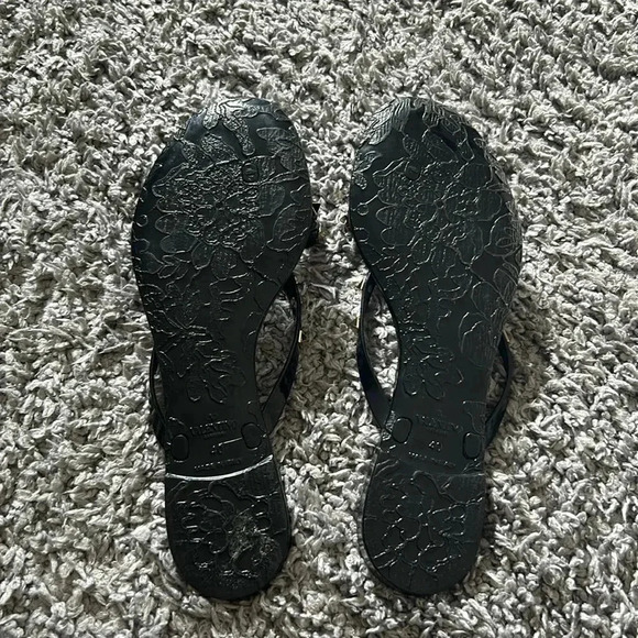 Valentino - Rockstud Studded Slipper in Black/Gold. - Picture 6 of 7